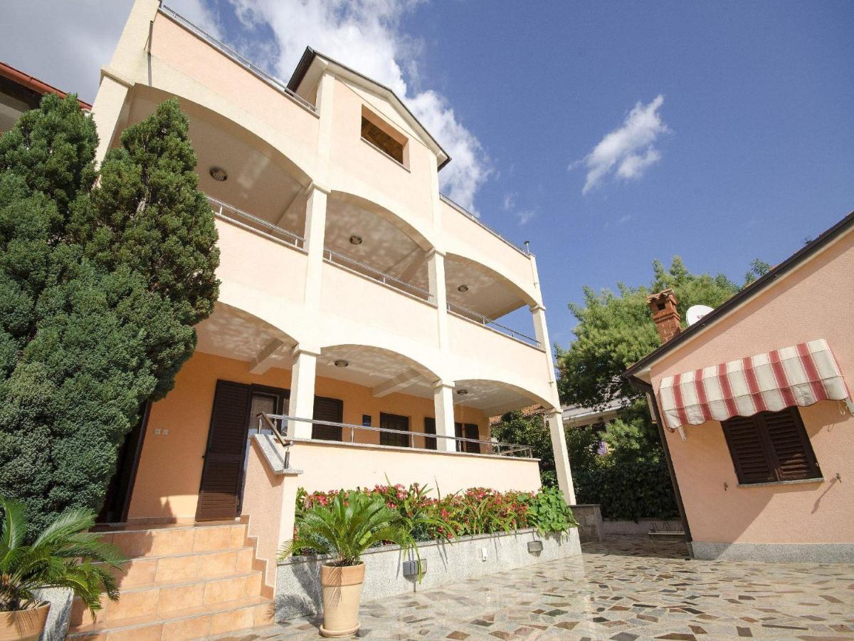 Apartments Patricija Rovigno Esterno foto